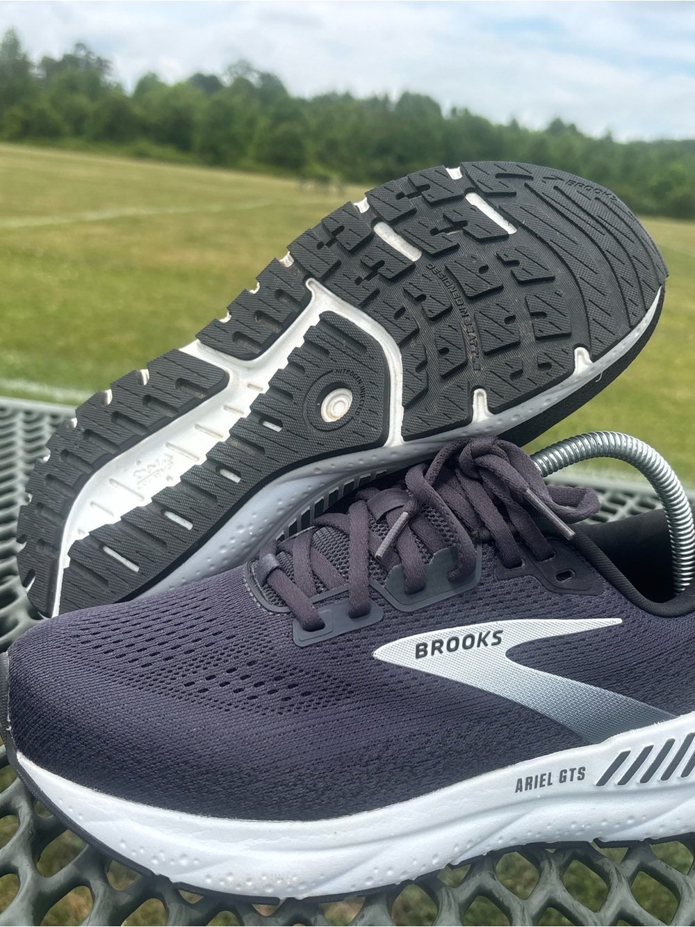 Brooks Ariel GTS Women's Running Shoes - Charcoal and White size 8 EE 2E Wide